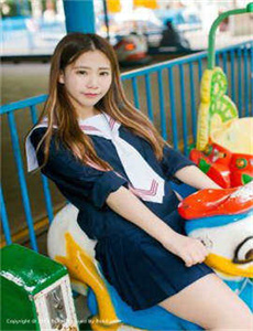 龚玥菲新梅瓶